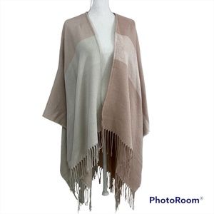 SOIA & KYO Mauve Beige Acrylic Fringe Cape Wrap Autumn Winter Women One Size NWT